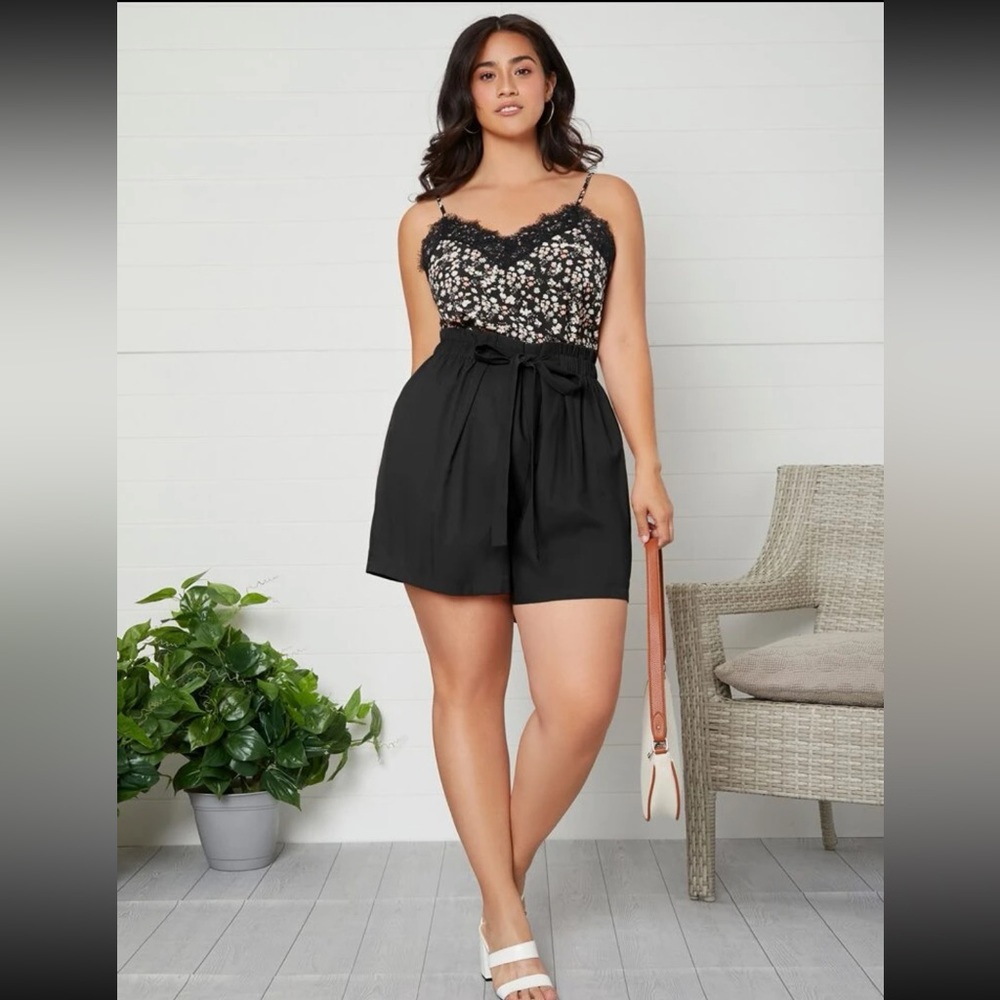 Black paperbag waist shorts - 2X